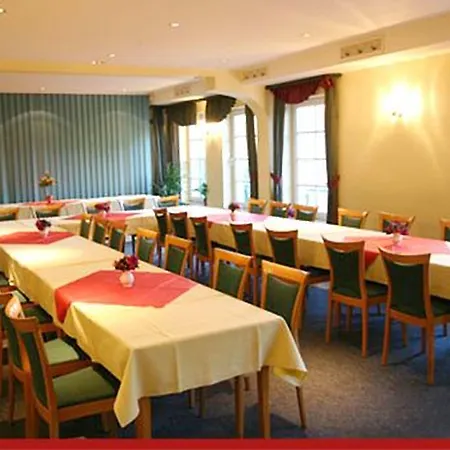 Hotel & Restaurant 